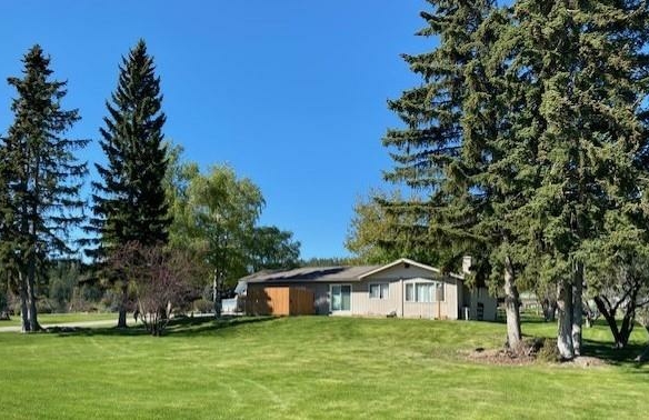 Single level home with Flathead Lake access